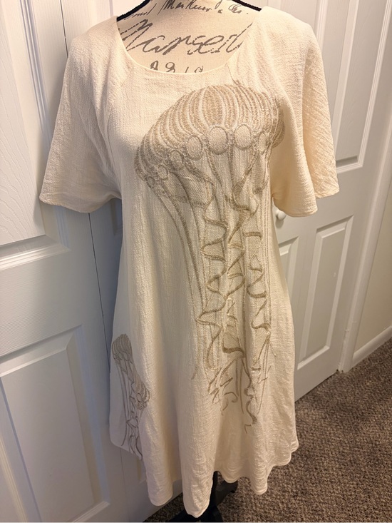 Floreat Dresses & Skirts - Cream Short-Sleeve Tunic Dress with Delicate Jellyfish Embroidery